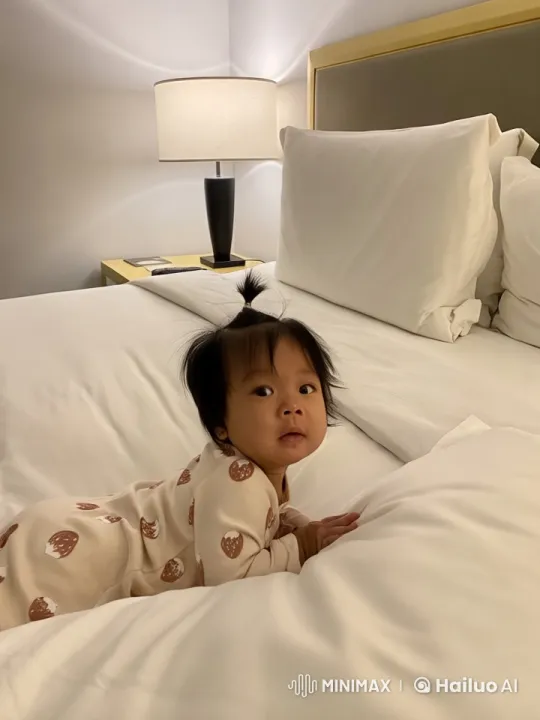 Baby Dancing Joyously on Cozy Bed in Live2D Animation – AI Generated Video | Hailuo AI