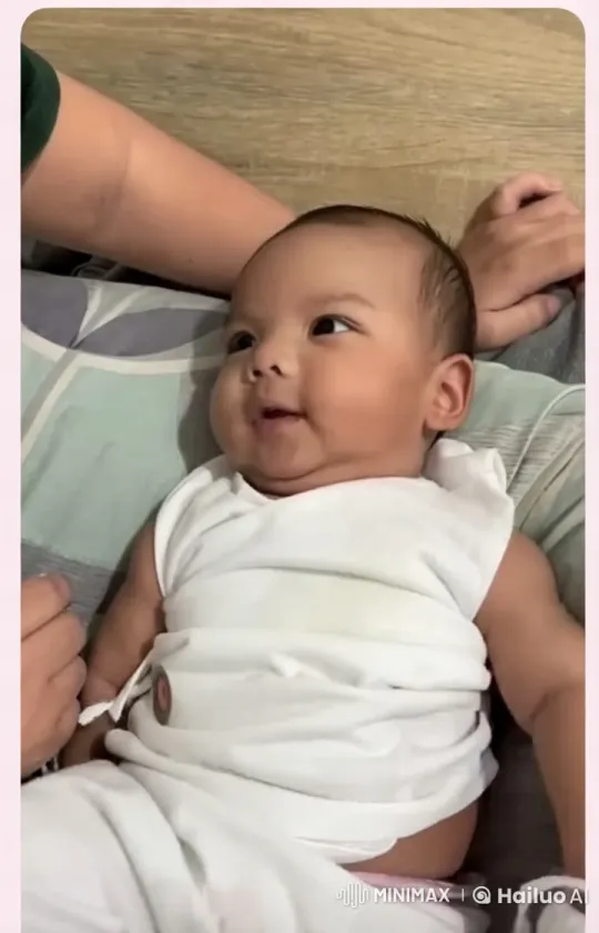 Baby Dances Playfully in Live2D Animation – AI Generated Video | Hailuo AI