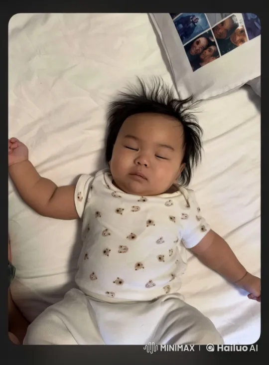 Baby Dancing and Punching in Animated Live2D Video – AI Generated Video | Hailuo AI