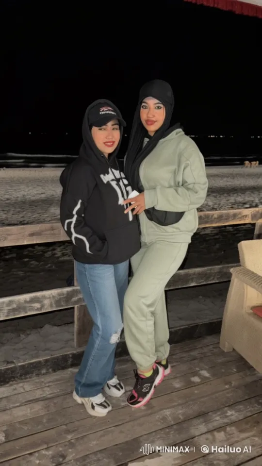 Night Beach Kung Fu Fight with Friends – AI Generated Video | Hailuo AI
