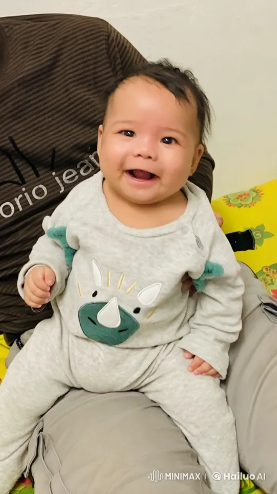 Lively Child with Rhinoceros Design Dances Joyfully – AI Generated Video | Hailuo AI