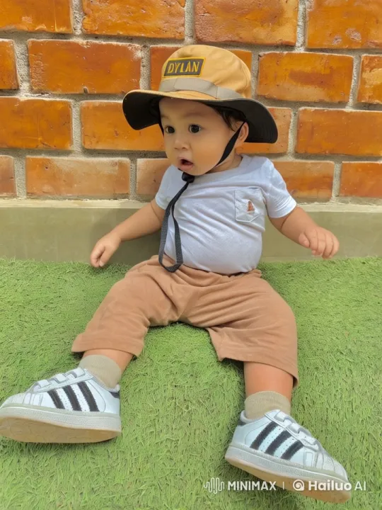 Toddler in Stylish Outfit Dancing Cheerfully – AI Generated Video | Hailuo AI