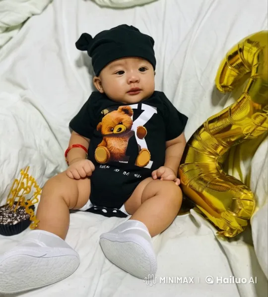 Baby Celebrates with Dance and Kung Fu Moves – AI Generated Video | Hailuo AI