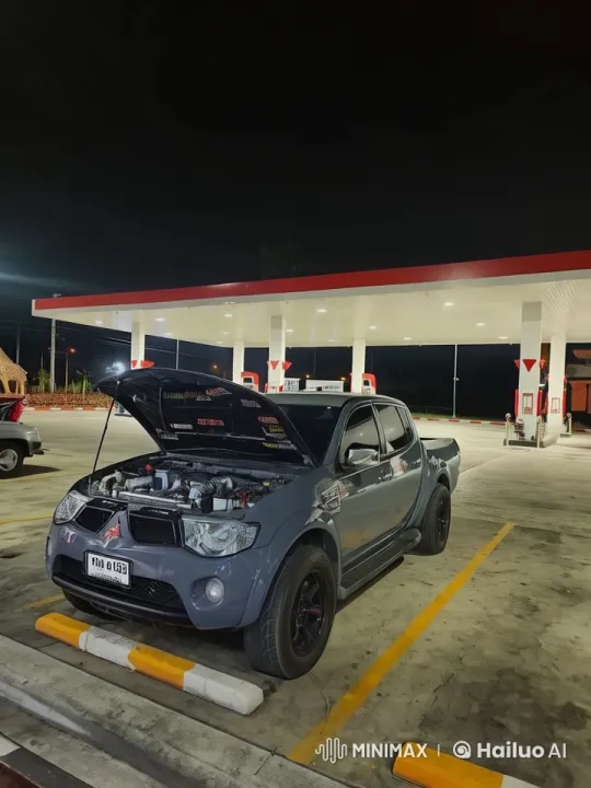 Gas Station Robot Transformation Animation – AI Generated Video | Hailuo AI