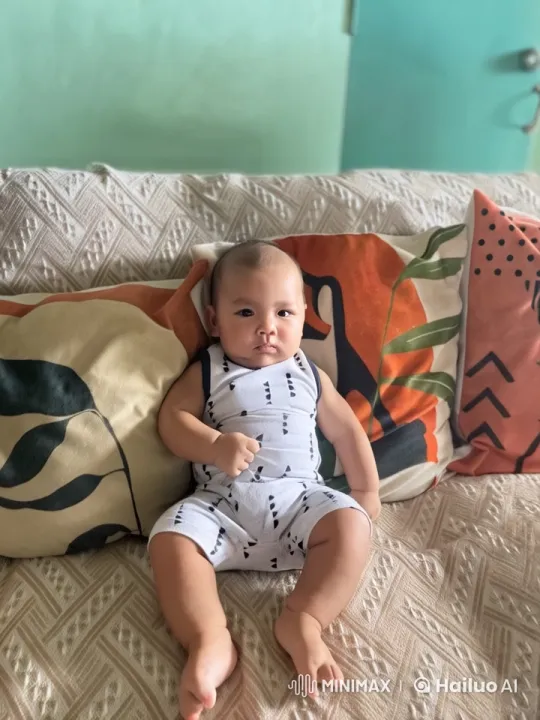 Baby's Playful Dance and Kung Fu Moves in Live2D – AI Generated Video | Hailuo AI