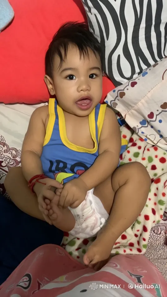 Baby Dancing and Play-Fighting on Bed – AI Generated Video | Hailuo AI
