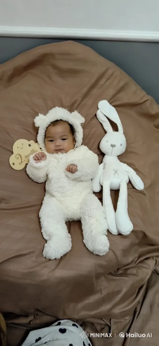 Baby in Bear Costume Mimics Boxing and Kung Fu – AI Generated Video | Hailuo AI