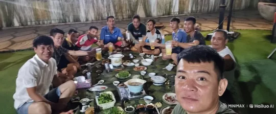 Friends Enjoying Outdoor Meal with Kung Fu Display – AI Generated Video | Hailuo AI
