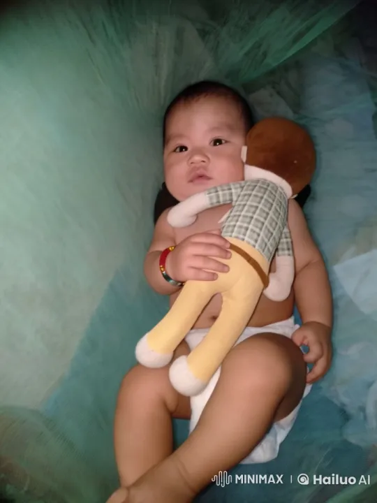 Baby with Bracelet Shows Off Dancing and Kung Fu Skills – AI Generated Video | Hailuo AI