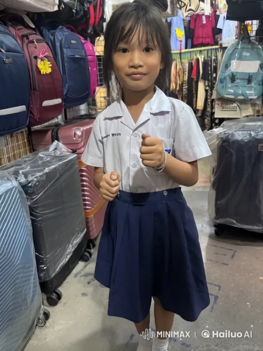 Young Girl Displays Martial Arts Prowess in Store Aisle – AI Generated Video | Hailuo AI