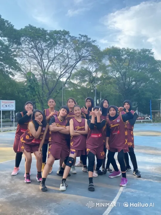 Maroon Basketball Team Showcases Martial Arts Skills – AI Generated Video | Hailuo AI