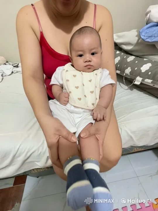 Baby's Joyful Play with Supportive Adult – AI Generated Video | Hailuo AI