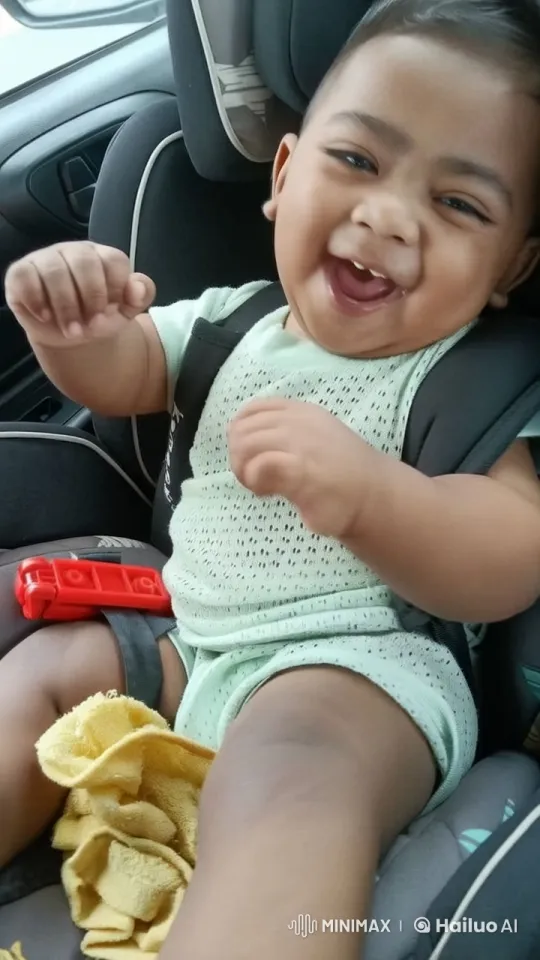 Baby Dancing Energetically in Car Seat Animation – AI Generated Video | Hailuo AI
