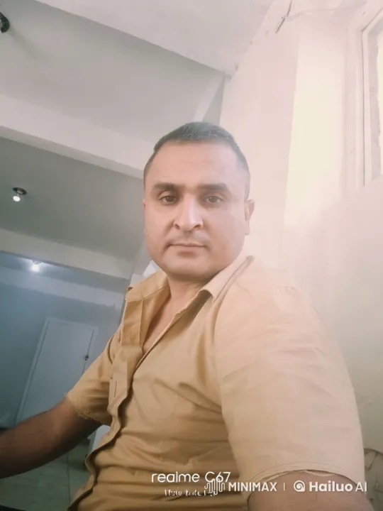 Casual Individual in Bright Indoor Setting – AI Generated Video | Hailuo AI