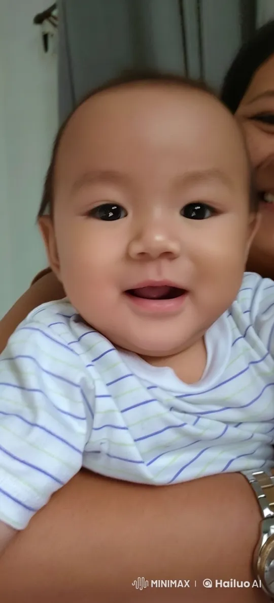 Baby Dancing with Adult Support in Live2D Animation – AI Generated Video | Hailuo AI