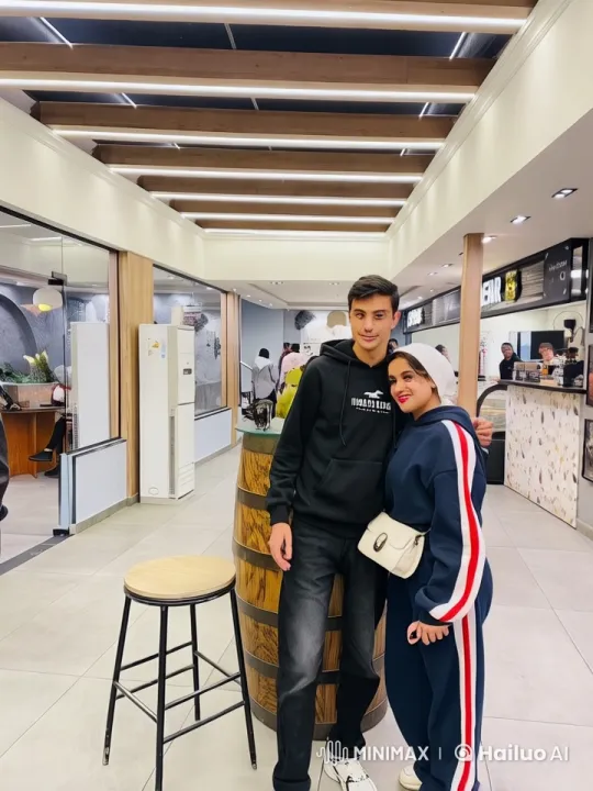 Animated Café Scene: Two Friends Prepare for Playful Sparring – AI Generated Video | Hailuo AI