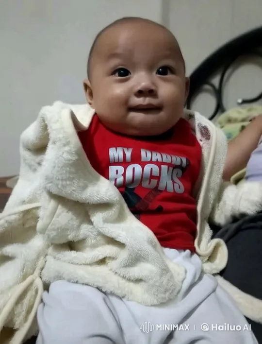 Baby Dances Joyfully with 'MY DADDY ROCKS' Shirt – AI Generated Video | Hailuo AI