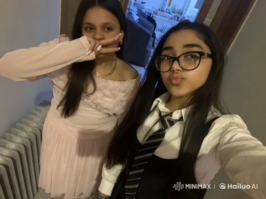 Chaotic Fun: Live2D Girls' Energetic Selfie Scene – AI Generated Video | Hailuo AI