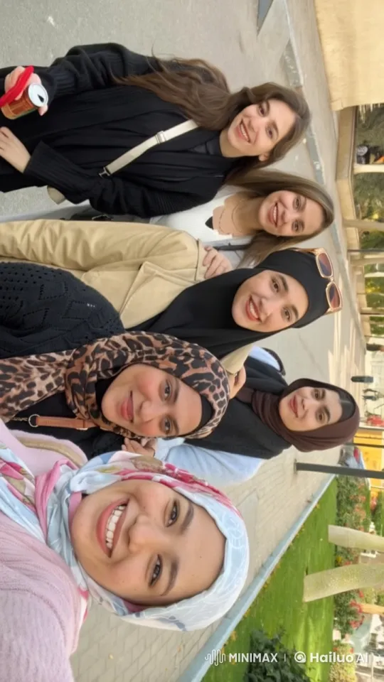 Group of Friends Enjoying a Casual Day Out – AI Generated Video | Hailuo AI