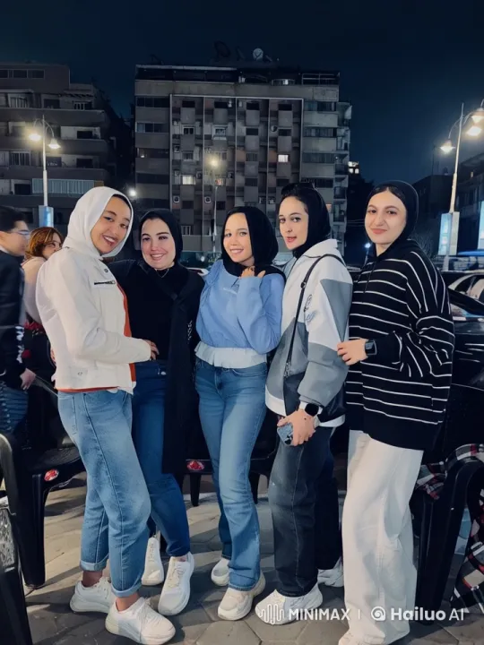 Friends Display Martial Arts Skills in Urban Night Scene – AI Generated Video | Hailuo AI