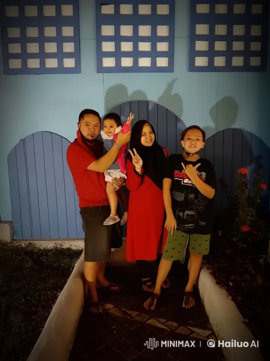 Family Demonstrates Martial Arts in Live2D Style – AI Generated Video | Hailuo AI
