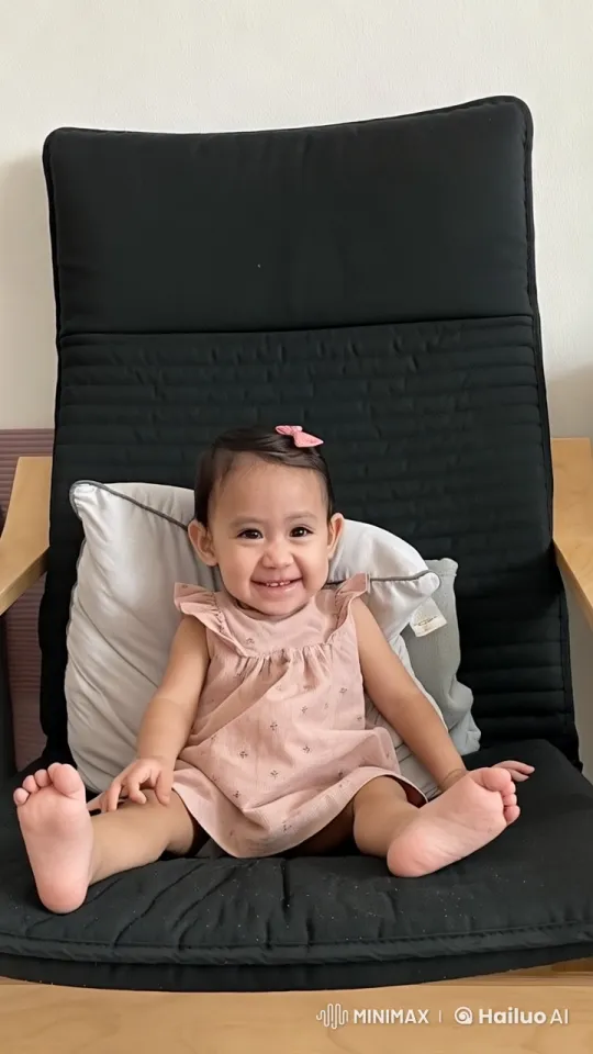 Toddler Joyfully Jumps in Black Chair (Live2D Animation) – AI Generated Video | Hailuo AI