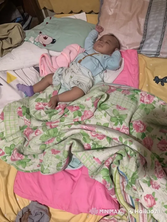 Baby Wakes Up to Playful Dance in Cozy Bedroom – AI Generated Video | Hailuo AI