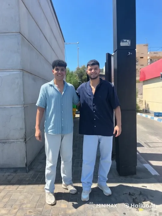 Two Men's Friendly Sparring in Urban Setting – AI Generated Video | Hailuo AI