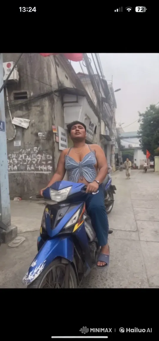 Urban Alleyway Gunfight Caught on Camera – AI Generated Video | Hailuo AI
