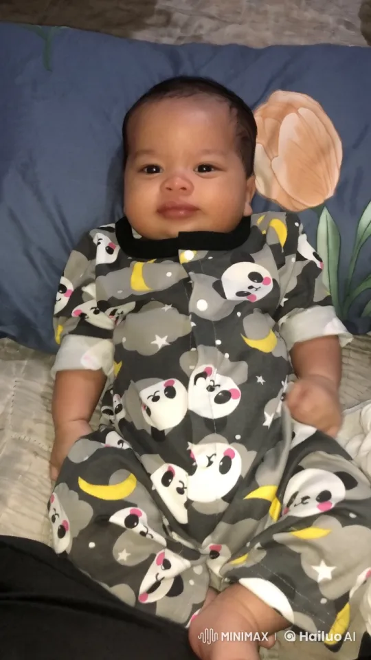 Baby's Playful Dance and Punches in Live2D Animation – AI Generated Video | Hailuo AI