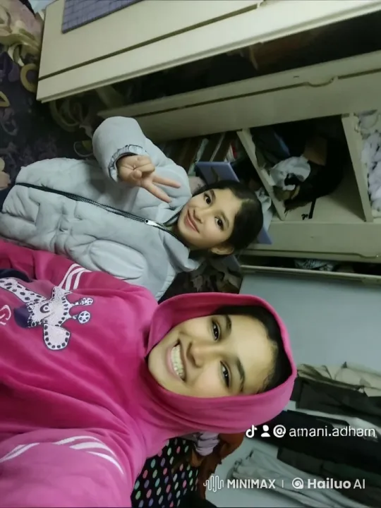 Cozy Indoor Scene with Children Posed for Camera – AI Generated Video | Hailuo AI