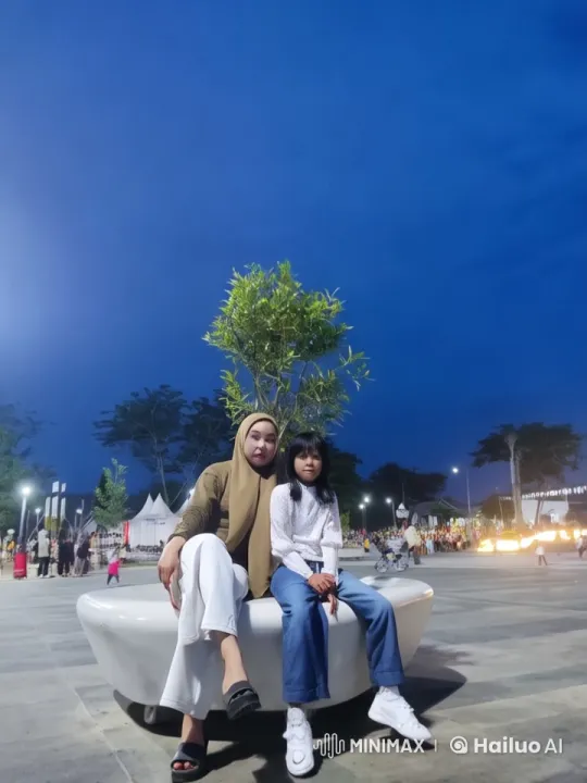 Woman and Girl Showcase Kung Fu in Public Square Animation – AI Generated Video | Hailuo AI