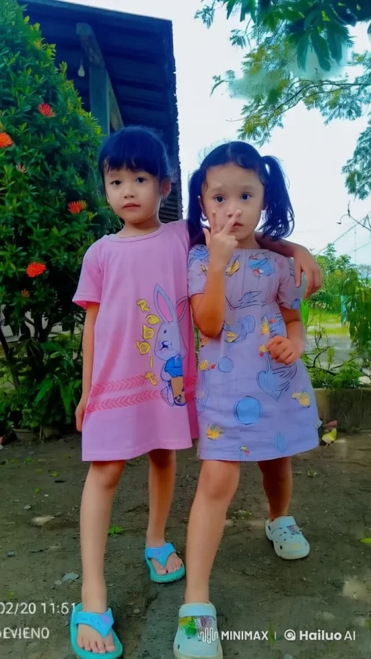 Live2D Animated Girls' Playful Kung Fu Fight in Garden – AI Generated Video | Hailuo AI