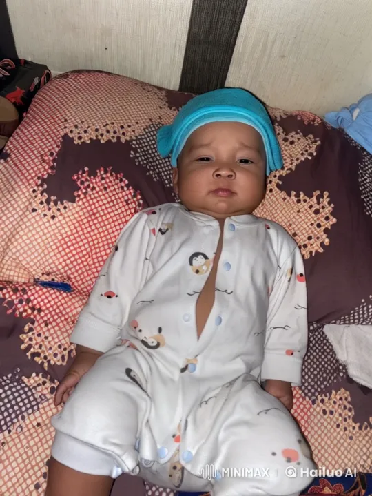 Baby Dancing and Punching Playfully in Cozy Room – AI Generated Video | Hailuo AI