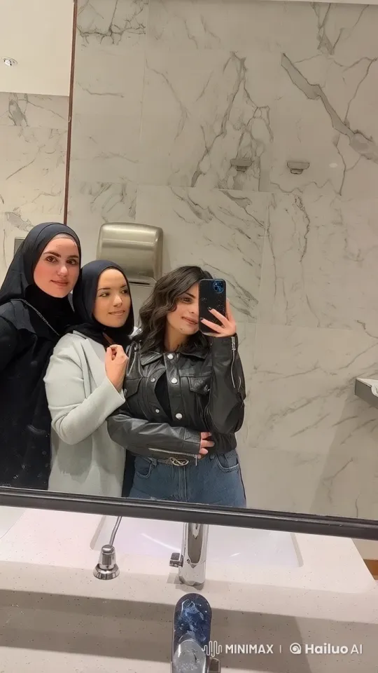 Friends Perform Graceful Kung Fu in Live2D Restroom Scene – AI Generated Video | Hailuo AI