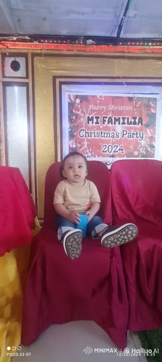 Child Celebrates Christmas with Joyful Dance – AI Generated Video | Hailuo AI