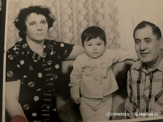 Nostalgic Family Scene Captured in Live2D Video – AI Generated Video | Hailuo AI