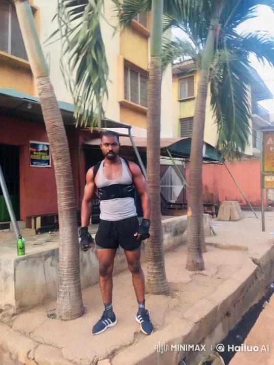 Gladiator Preparing for Battle in Urban Setting – AI Generated Video | Hailuo AI