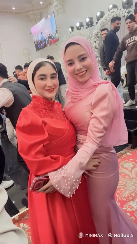 Vibrant Women in Colorful Attire Perform Dynamic Kungfu in Live2D – AI Generated Video | Hailuo AI