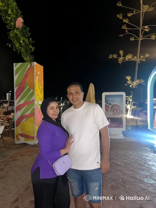Animated Hijab-Wearing Woman Fights Man in Fun Night Scene – AI Generated Video | Hailuo AI