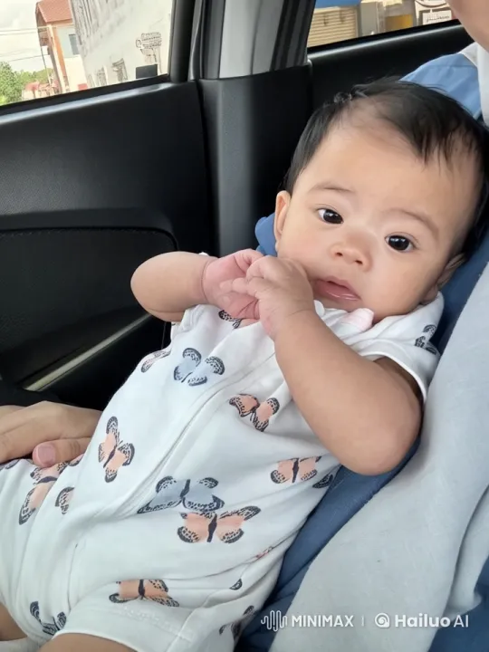 Baby's Adorable Kung Fu & Dance Moves in Car Seat – AI Generated Video | Hailuo AI