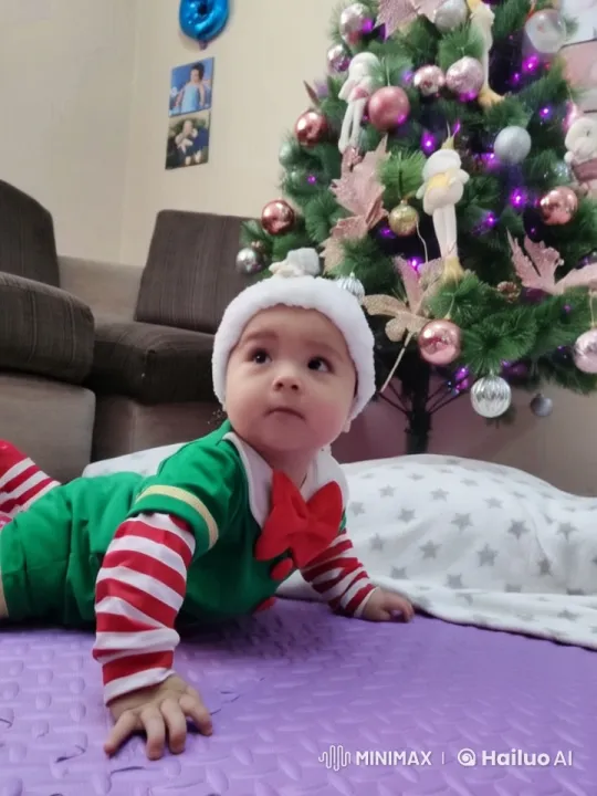 Elf Costume Child's Playful Dance and Kung Fu in Christmas Setting – AI Generated Video | Hailuo AI