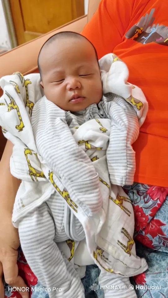 Baby's Playful Dance and Kung Fu Moves in Live2D Animation – AI Generated Video | Hailuo AI
