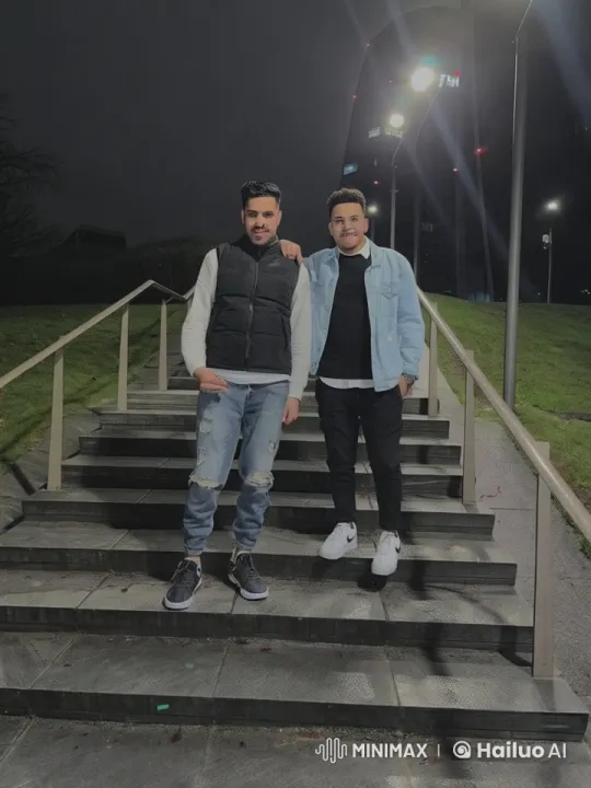 Nighttime Stairs Kungfu Battle in Live2D Animation – AI Generated Video | Hailuo AI
