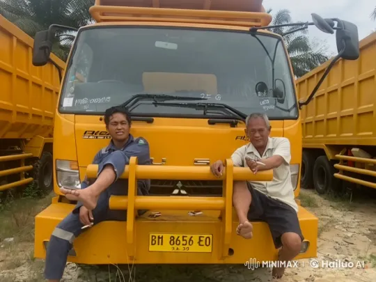 Live2D Animated Kungfu Fight on Yellow Trucks – AI Generated Video | Hailuo AI
