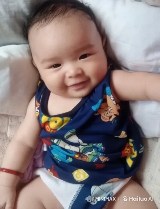 Baby's Playful Boxing and Dance Routine – AI Generated Video | Hailuo AI