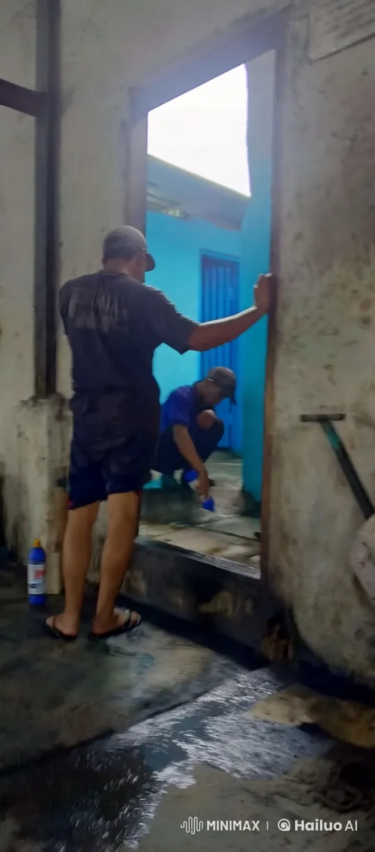 Catastrophic Explosion Shocks Cleaners in Blue Room – AI Generated Video | Hailuo AI
