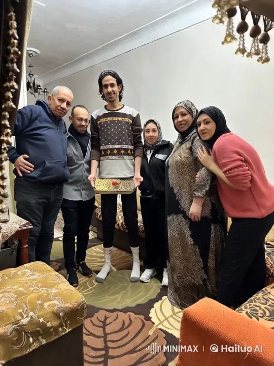 Family Gathering in a Cozy, Aesthetically Rich Living Room – AI Generated Video | Hailuo AI