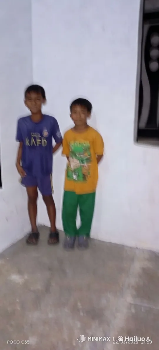 Two Boys Display Kungfu Skills in Minimalist Room – AI Generated Video | Hailuo AI