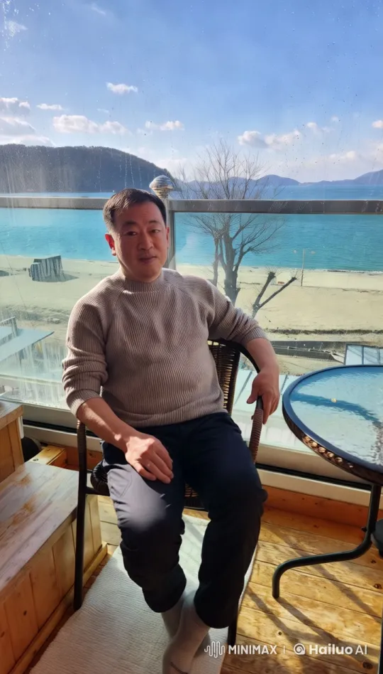 Man Relaxing in Scenic Indoor Setting – AI Generated Video | Hailuo AI
